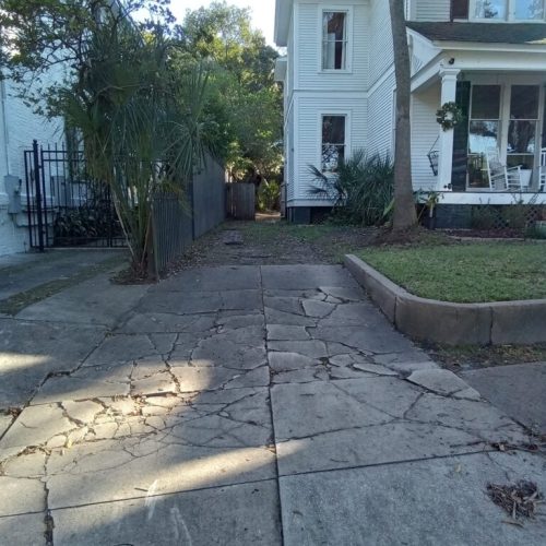 1125 Church Street, Mobile, AL - emergency job - live oak failed due to internal fungal decay